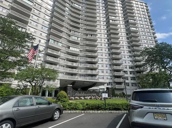 2100 Linwood Ave #22T, Fort Lee, NJ 07024