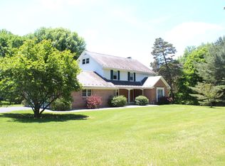 1400 Stones Crossing Rd, Easton, PA 18045