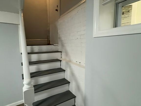 5th image of 477 Clifton Ave #1B