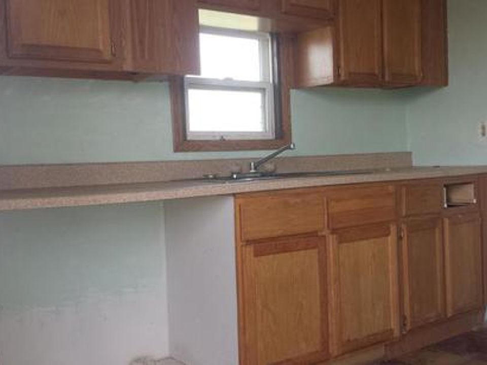 2nd image of 2437 NW 14th Ave
