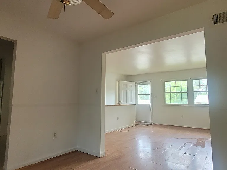 4419 Kentmore Dr — Photo 57