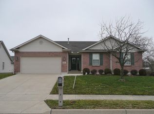 2421 Meadowpoint Dr, Troy, OH 45373
