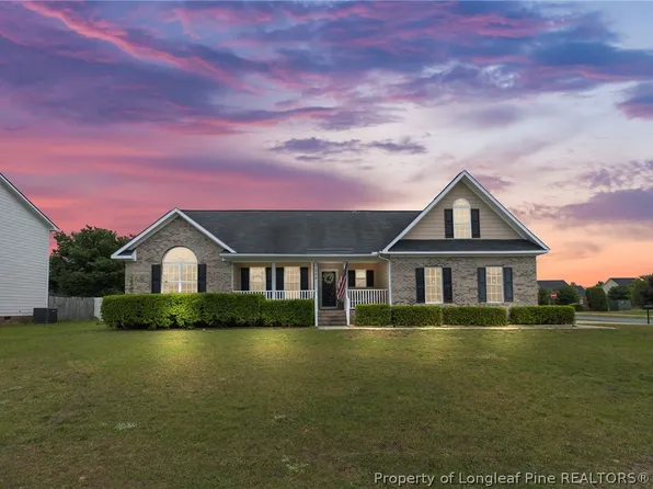 124 Thorncliff Dr, Raeford, NC 28376