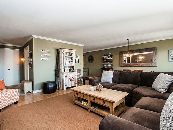 3rd image of 100 High Point Dr APT 614