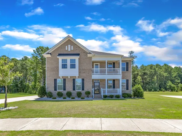 326 S Parliament Way, Clayton, NC 27520