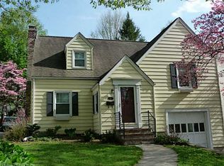 65 Warwick St, West Hartford, CT 06119
