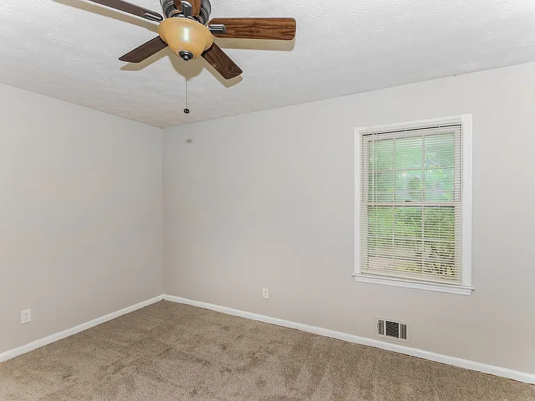 5645 Morning Creek Cir — Photo 16