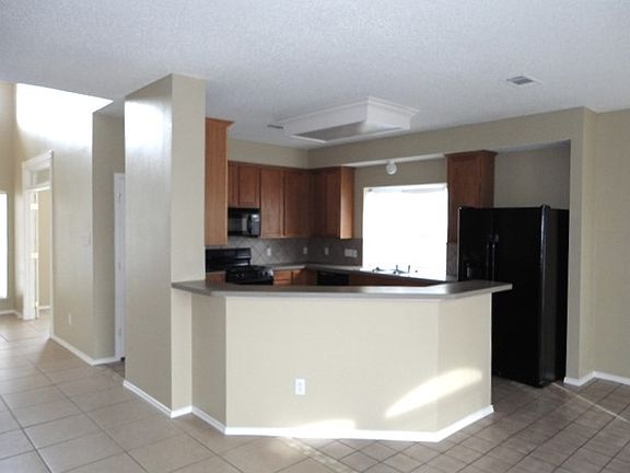 2nd image of 5017 Vineyard Ln