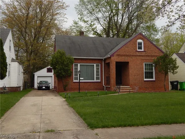 19210 Gladstone Rd, Warrensville Heights, OH 44122