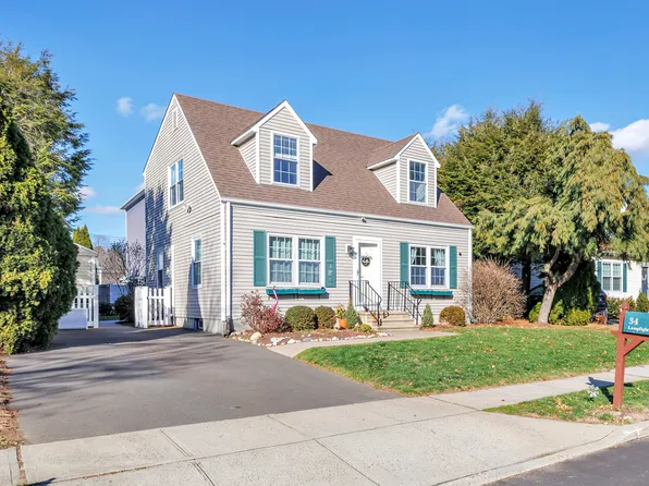 34 Lamplight Lane, Milford, CT 06460