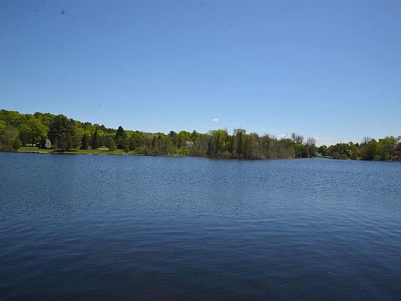 4th image of 2836 W Shore Dr