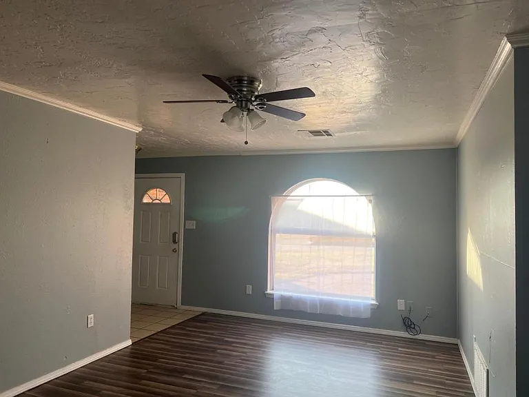 4803 NW Floyd Ave — Photo 11
