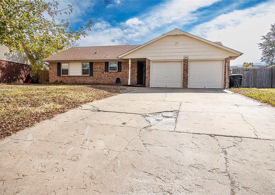 1st image of 516 Saint Charles Cir