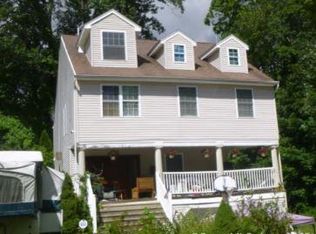 12 Iroquois Rd, Middlefield, CT 06455