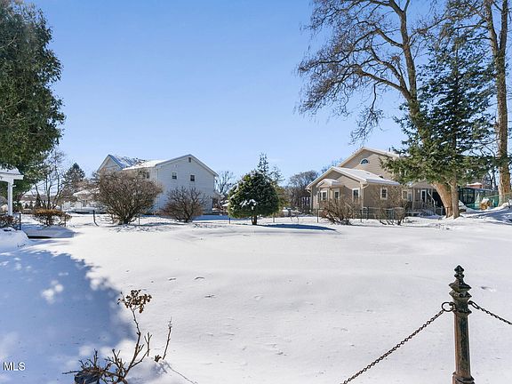 5th image of 174 Menands Road