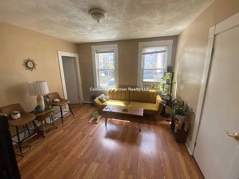 291 Cardinal Medeiros Ave #1 — Photo 1