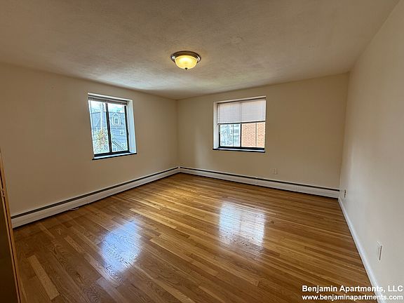 5th image of 222-224 Babcock St #8