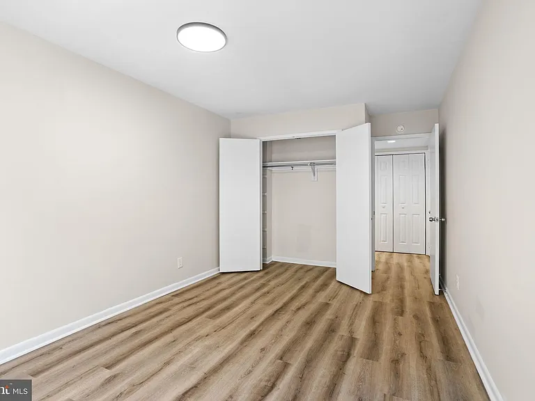 1001 26th St NW #303 — Photo 22