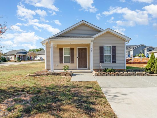 3060 Camden Creek Dr, Raleigh, NC 27610