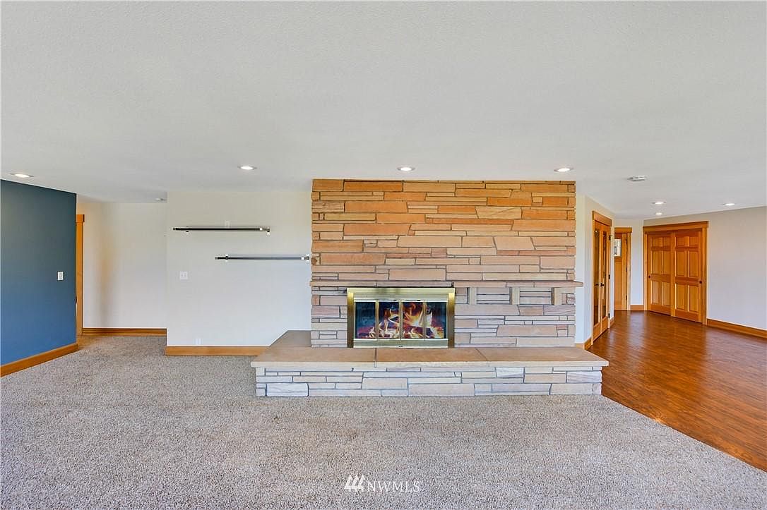 Oak Harbor, WA 98277