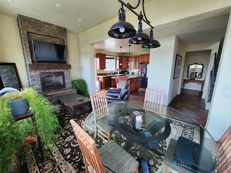2296 Holly Dr — Photo 6