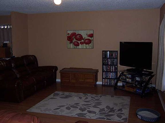 5th image of 919 Indigo Dr