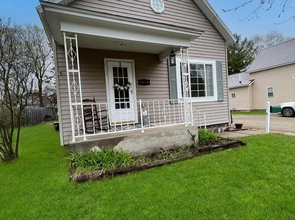 2448 Bangs St, Marinette, WI 54143