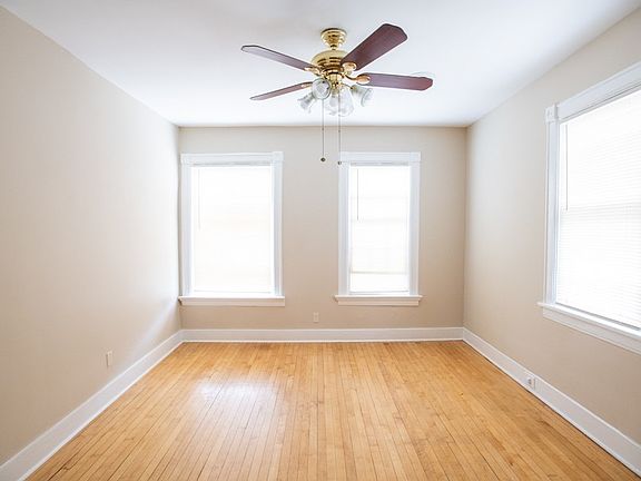 2nd image of 829 E Clarke St #2F