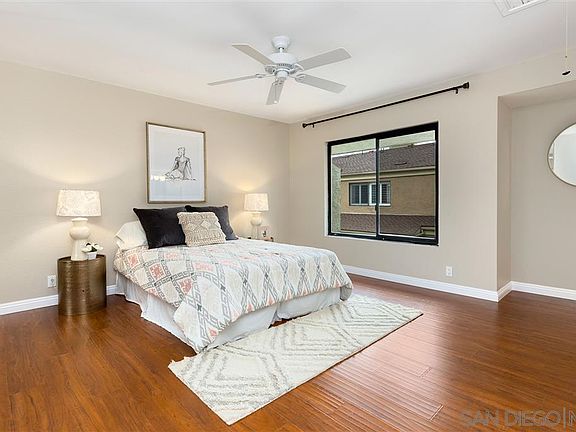 5th image of 3333 Caminito Eastbluff Unit 164