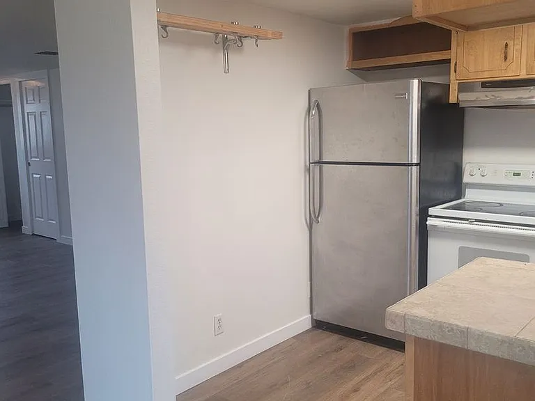 1305 Sanford Ave — Photo 14