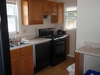 1st image of 420 Storrs St SE