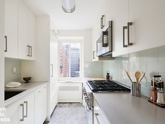 5th image of 10 E End Ave APT 12M