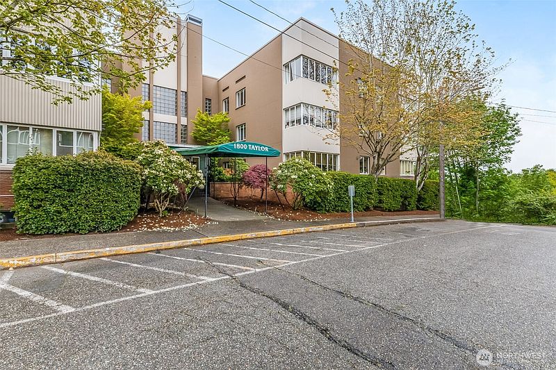 5th image of 1800 Taylor Avenue N #305