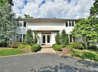 1501 Hollow Tree Dr, Pittsburgh, PA 15241