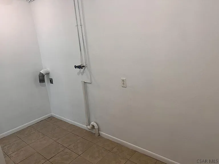 138 Work Dr — Photo 20