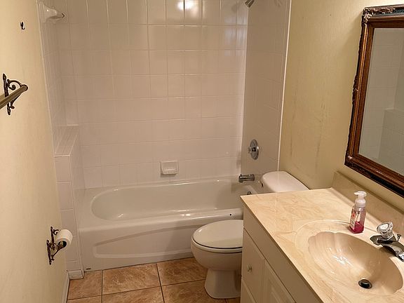 5th image of 3816 SW 7th Pl