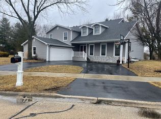 116 Lorraine Dr, Lake Zurich, IL 60047