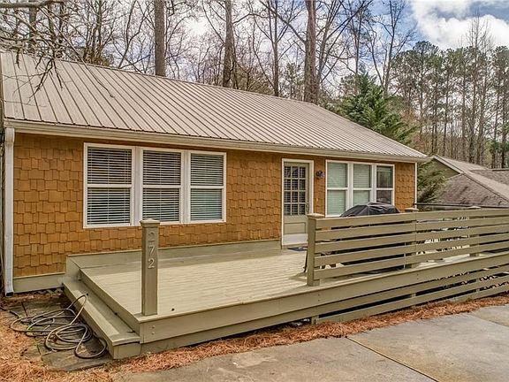 Image 3: Adorable Lakeview Cottage