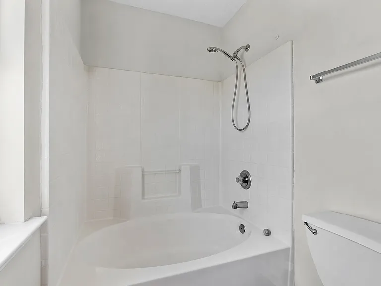 109 Summer Vale Dr — Photo 20