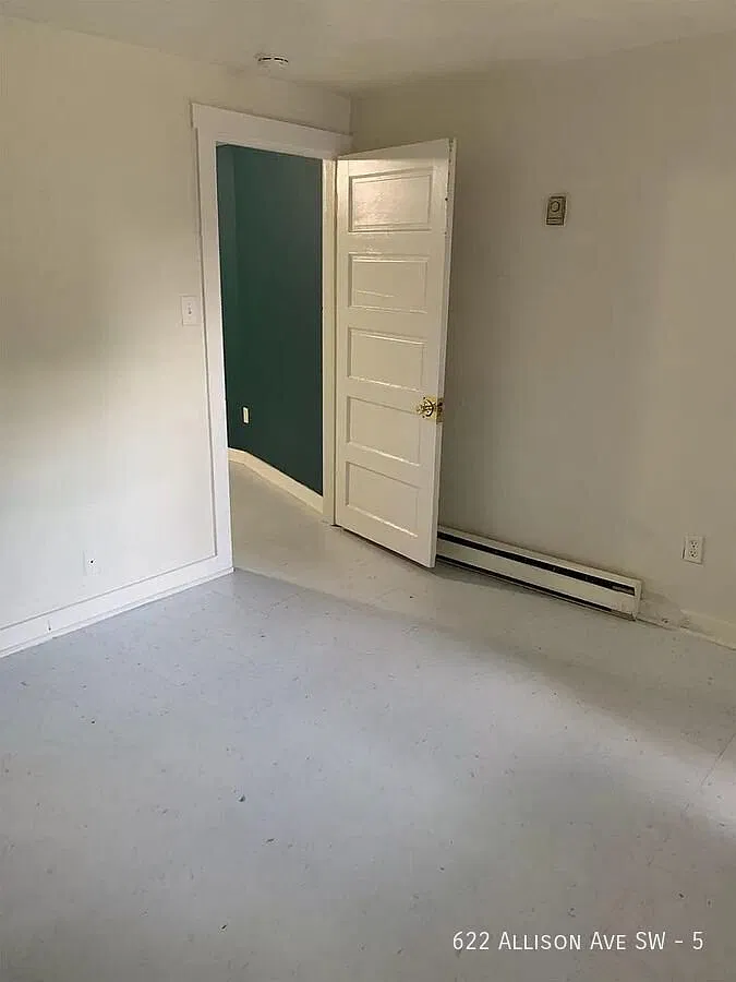 622 Allison Ave SW — Photo 3