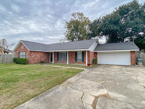 2nd image of 1601 S Whispering Woods Dr