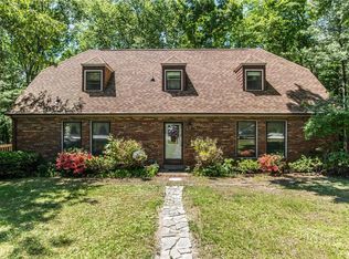 36 Latham Farm Rd, Smithfield, RI 02917