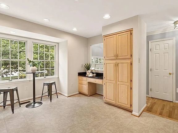 5th image of 9 Granite Ridge Ct