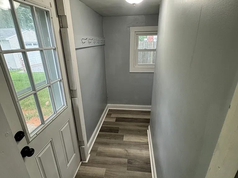 650 Stevenson Ave — Photo 10