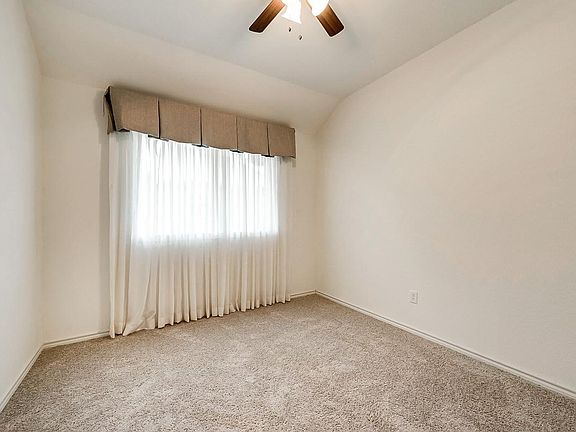 4th image of 2174 Parkside Dr