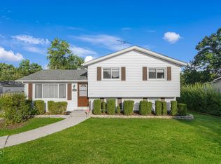 33697 N Idlewild Dr, Grayslake, IL 60030