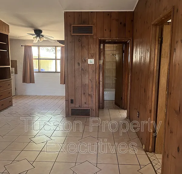 1615 E Adelaide Dr #4 — Photo 7