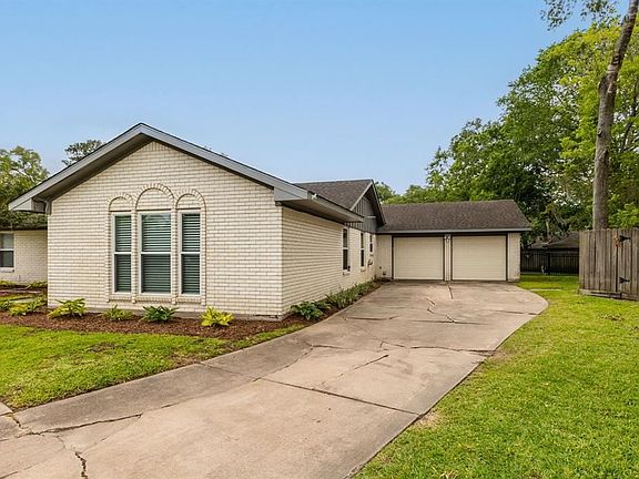 3rd image of 5115 Bentwood Ln