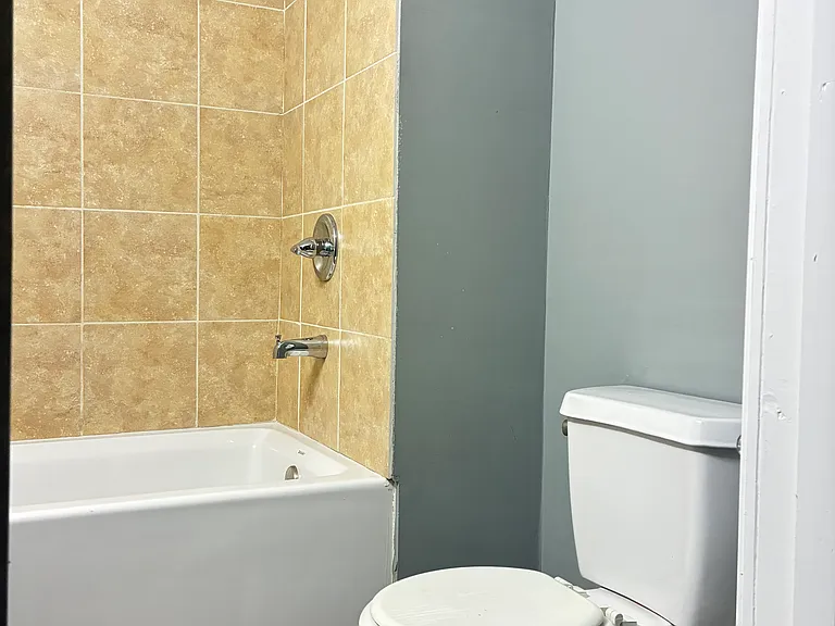 119 Broad St — Photo 11