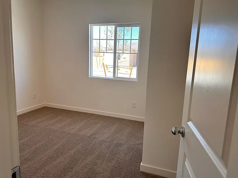 1019 Brierwood Ln — Photo 4